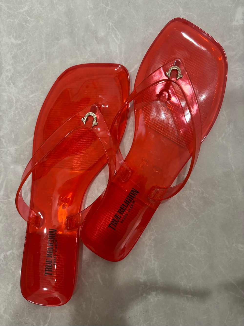 True Religion Transparent Red Jelly Flip Flop Sandals with Gold Logo - Picture 2 of 4
